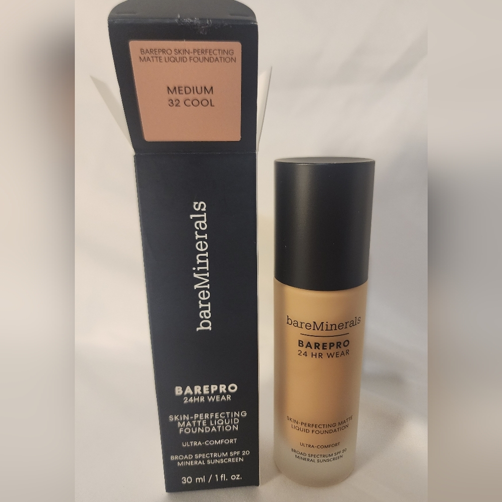 BAREMINERALS Medium 32 Cool BAREPRO 24HR Skin-Perfecting Matte Liquid Foundation
